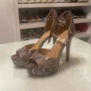 Jessica Simpson heels